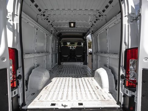 Used 2025 RAM ProMaster 2500 w/ Convenience Group FWD image 26