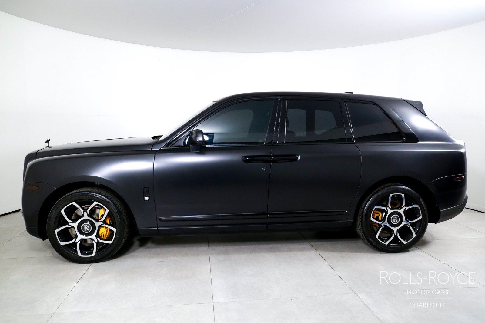 Used 2023 Rolls-Royce Cullinan AWD/4WD image 3