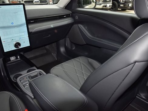Certified 2025 Ford Mustang Mach-E Select w/ Comfort Package Lite AWD/4WD image 17