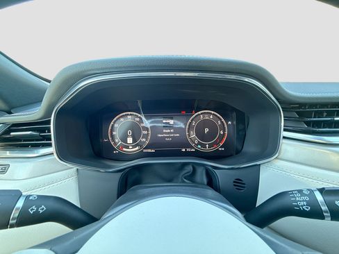 New 2026 Jaguar F-PACE R-Dynamic S image 41