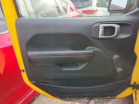 Used 2019 Jeep Wrangler Sport image 6