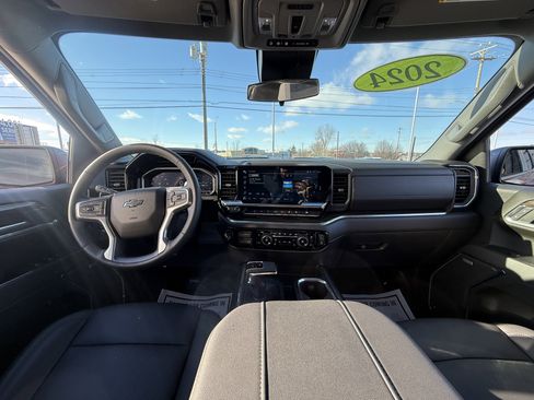 Used 2024 Chevrolet Silverado 1500 LT Trail Boss w/ LT Trail Boss Premium Package image 14