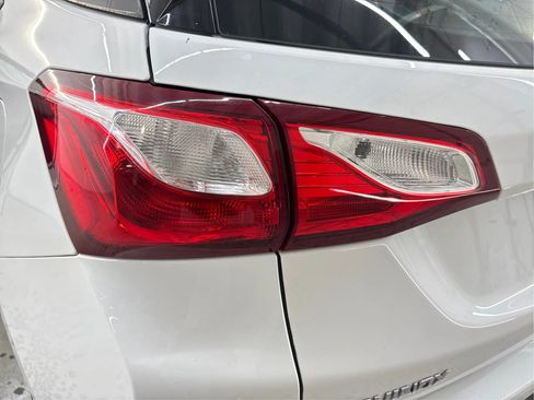 Used 2019 Chevrolet Equinox LS FWD image 32