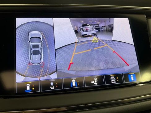 Used 2024 Buick Enclave Essence w/ Experience Buick Package AWD/4WD image 11