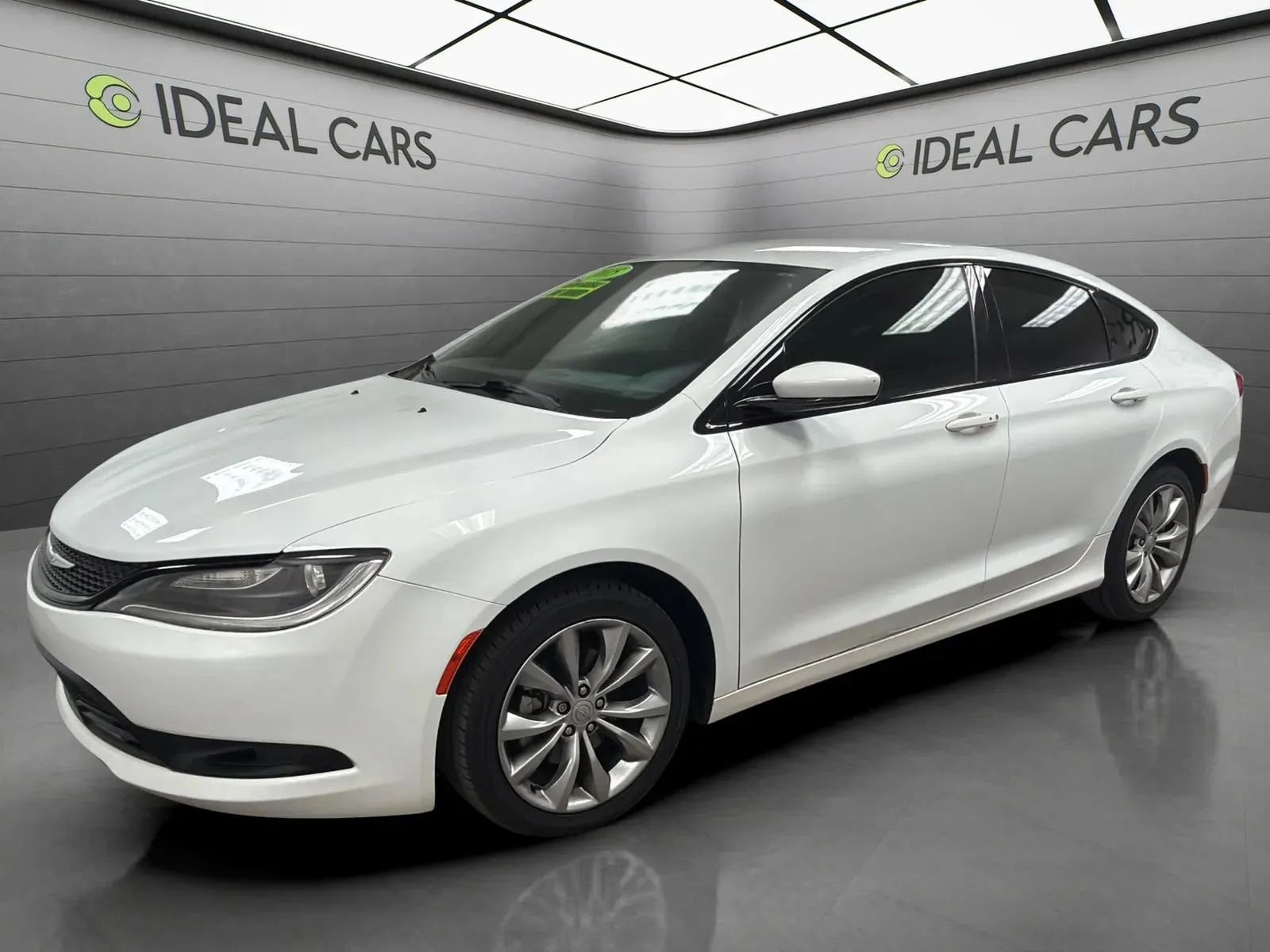 Used 2015 Chrysler 200 S w/ Navigation & Sound Group I FWD image 1