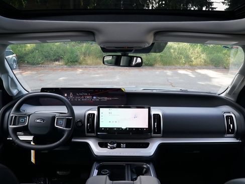 New 2026 Ford Expedition Active AWD/4WD image 14