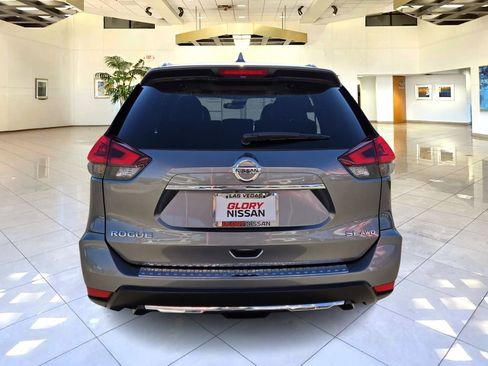 Used 2018 Nissan Rogue SL w/ Premium Package image 6