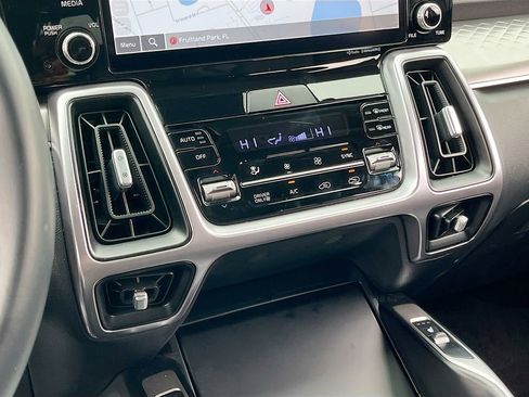 Used 2023 Kia Sorento EX image 16