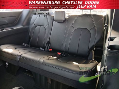 New 2026 Chrysler Pacifica Select image 14