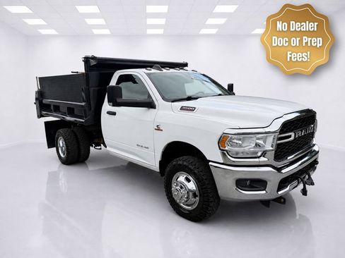 Used 2021 RAM 3500 Tradesman w/ Chrome Appearance Group AWD/4WD image 3
