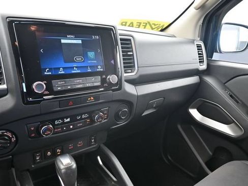 Used 2022 Nissan Frontier SV AWD/4WD image 22