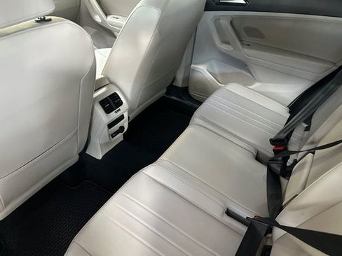 Certified 2023 Volkswagen Tiguan SE R-Line image 15