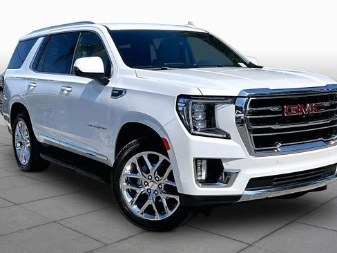 Used 2024 GMC Yukon SLT w/ SLT Luxury Package AWD/4WD image 3