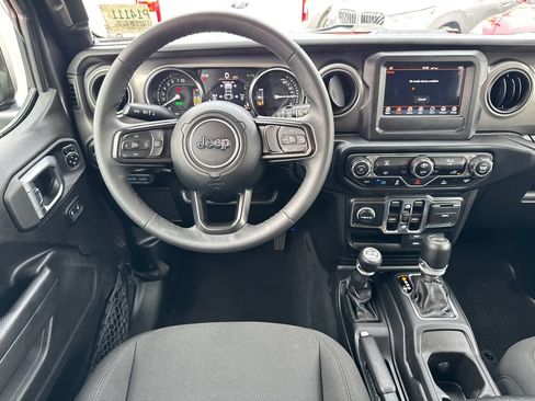 Certified 2023 Jeep Wrangler Unlimited AWD/4WD image 23