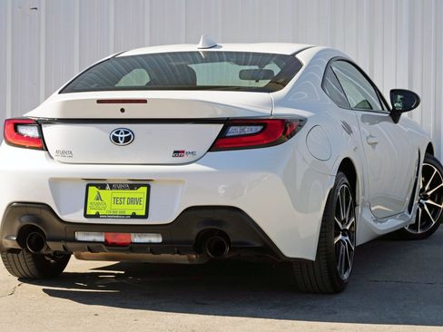 Used 2023 Toyota GR86 w/ ALL Weather Mat Package (TMS) image 4