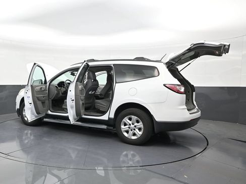 Used 2017 Chevrolet Traverse LS FWD image 30