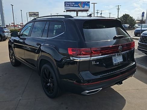New 2026 Volkswagen Atlas SE FWD image 7