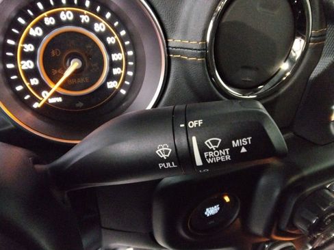 Used 2021 Jeep Gladiator Overland image 15