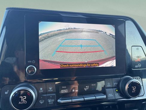 Used 2023 Toyota Highlander XSE image 17