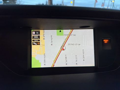 Used 2017 Lexus ES 300h w/ Luxury Package image 26