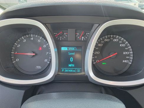 Used 2017 Chevrolet Equinox LT w/ Convenience Package image 4