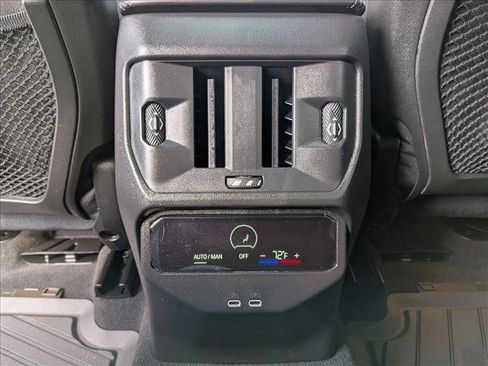 Certified 2025 BMW X3 xDrive30i w/ Premium Package image 19