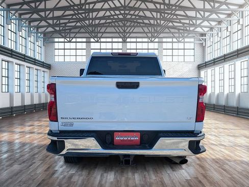 Used 2024 Chevrolet Silverado 2500 LT AWD/4WD image 4