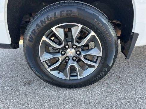 Used 2022 Chevrolet Silverado 1500 LT w/ Z71 Off-Road Package image 39