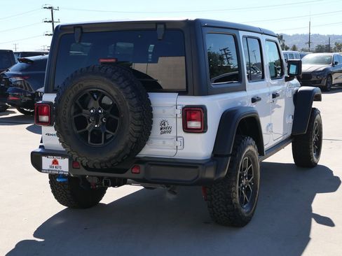 Used 2024 Jeep Wrangler Unlimited image 3