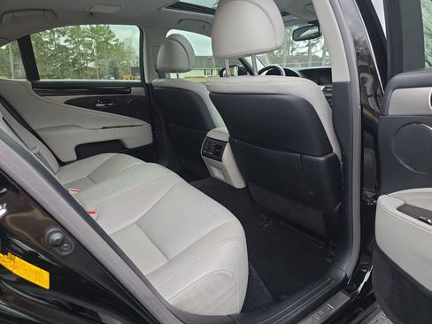 Used 2013 Lexus LS 460 image 19