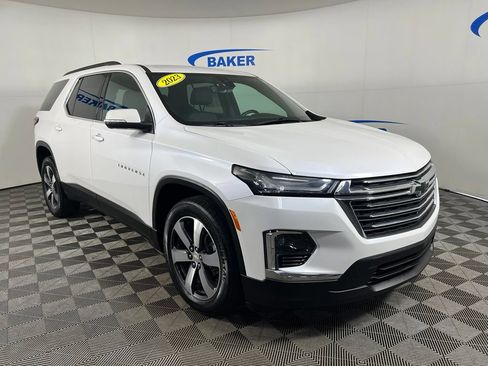 Certified 2023 Chevrolet Traverse LT w/ LT Premium Package AWD/4WD image 8