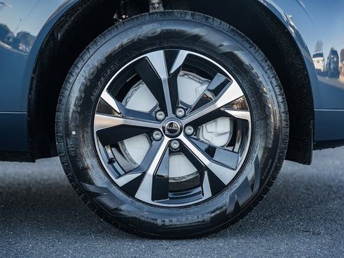 New 2026 Volvo XC60 B5 Core w/ Climate Package image 18