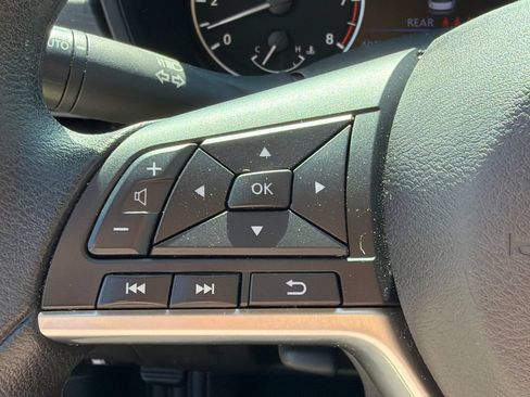 Used 2025 Nissan Altima 2.5 SV FWD image 24