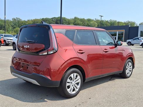 Used 2023 Kia Soul LX image 6