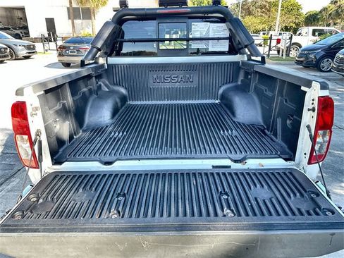 Used 2017 Nissan Frontier SV image 21