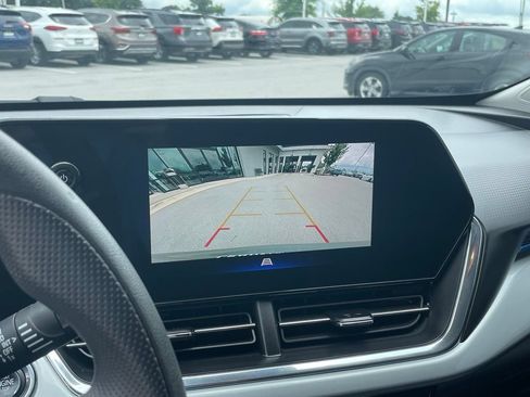 Used 2025 Chevrolet Trax LT FWD image 16