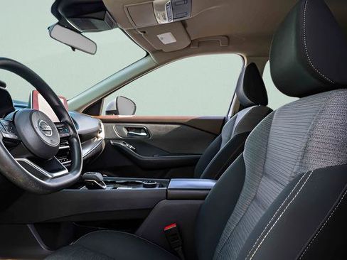 Certified 2021 Nissan Rogue SV image 10