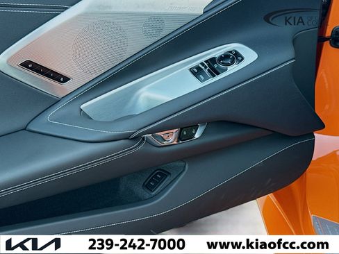 Used 2024 Chevrolet Corvette Stingray Preferred Cpe w/ 2LT image 19