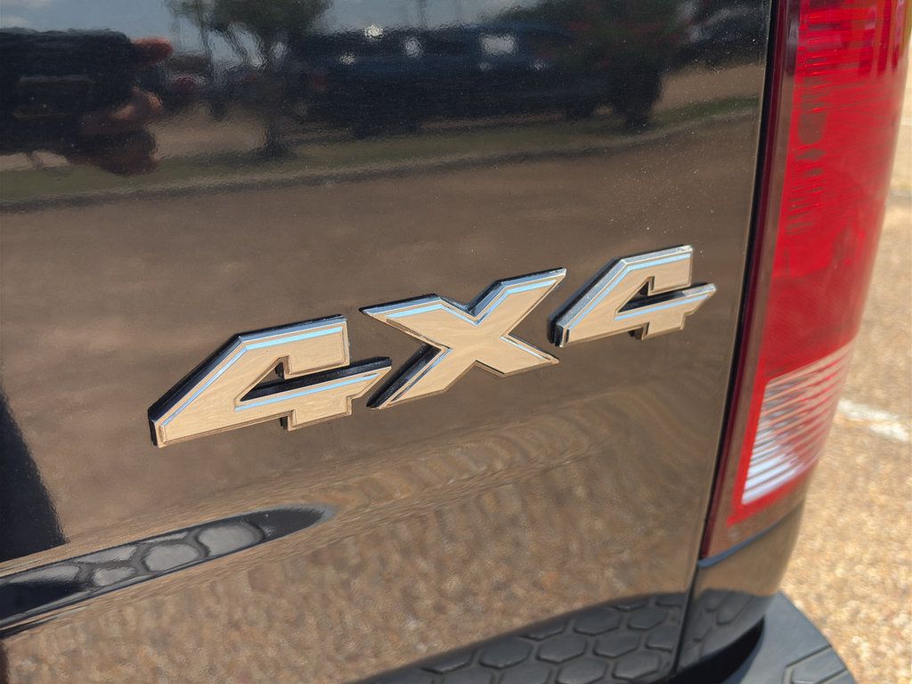 Used 2020 RAM 1500 Classic SLT AWD/4WD image 22