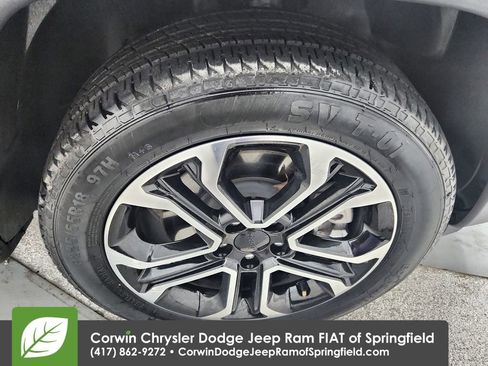 Certified 2024 Jeep Compass Limited image 33