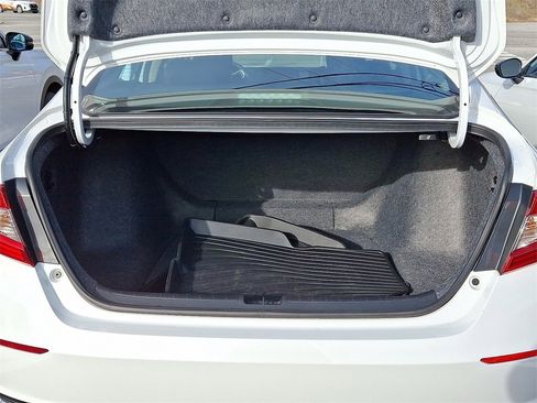 Used 2019 Honda Accord LX image 29