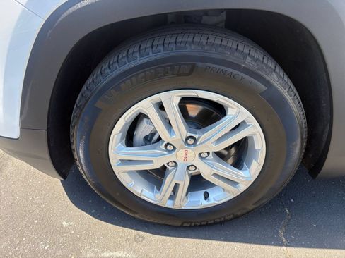 Used 2024 GMC Terrain SLE FWD image 31