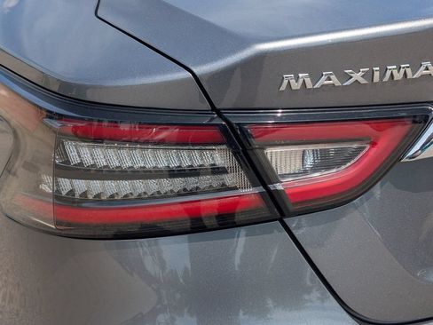 Used 2022 Nissan Maxima SV w/ Floor Mat Group FWD image 12