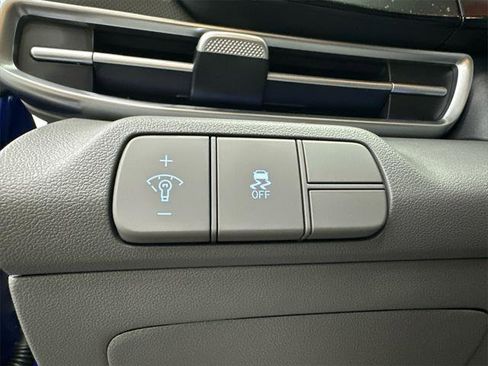 New 2025 Hyundai Elantra SEL image 33