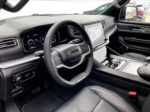 Used 2023 Jeep Wagoneer Series II w/ Convenience Group I image 8