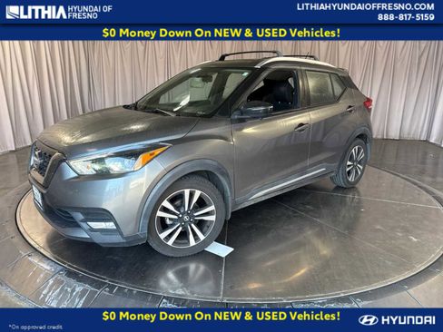 Used 2018 Nissan Kicks SR w/ Exterior Package FWD image 1