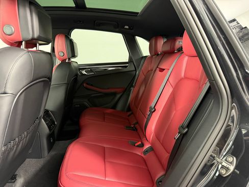 Certified 2026 Porsche Macan AWD/4WD image 24