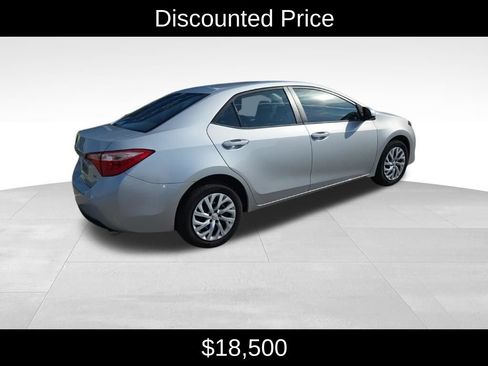 Used 2018 Toyota Corolla LE FWD image 3