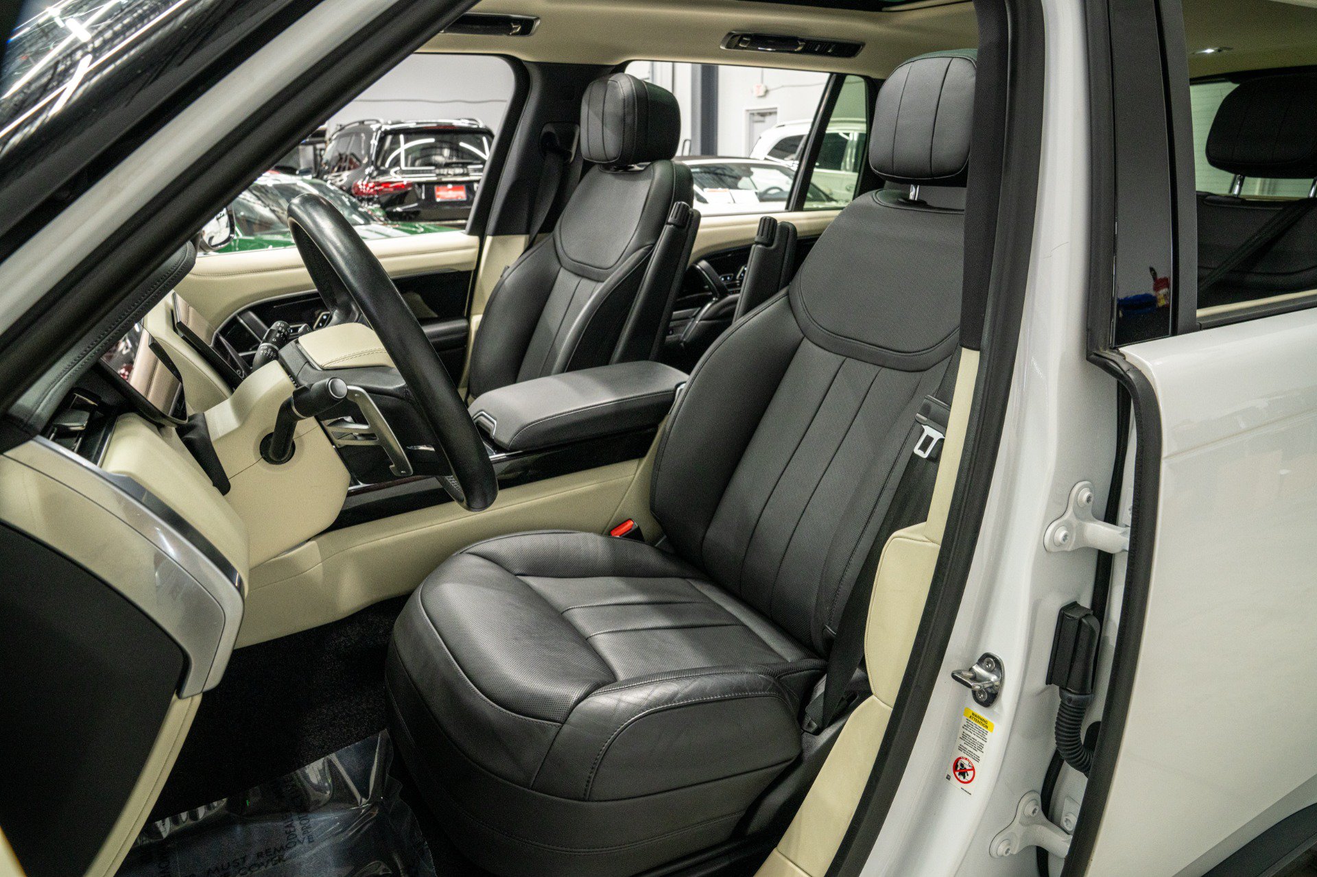 Used 2023 Land Rover Range Rover Long Wheelbase SE AWD/4WD image 24