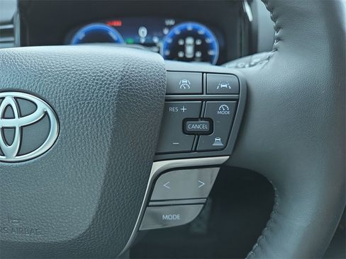 Used 2025 Toyota Camry XSE image 20